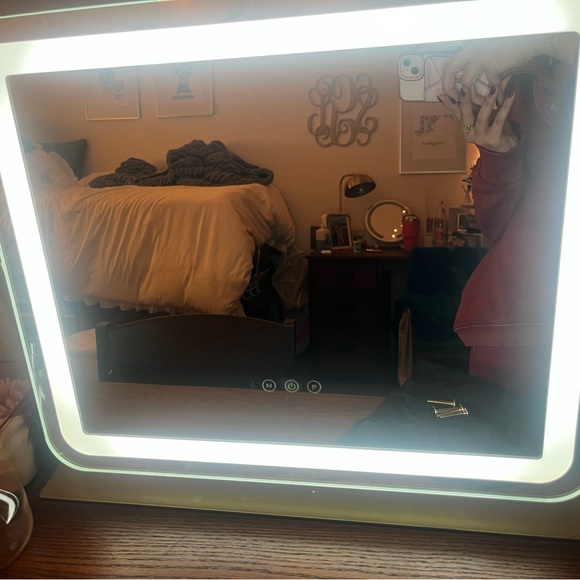 LED Makeup Mirror - Picture 5 of 7
